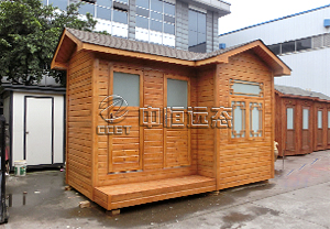 防腐木泡沫厕所